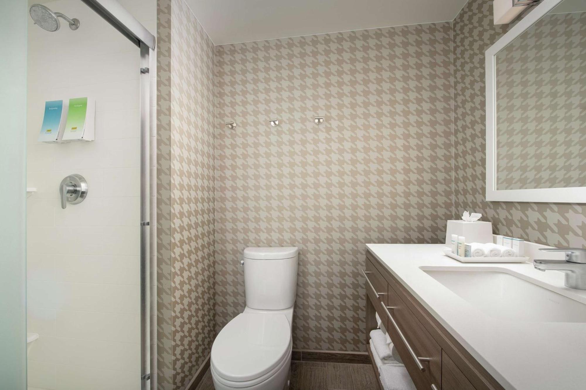 Home2 Suites By Hilton Edison Exterior photo